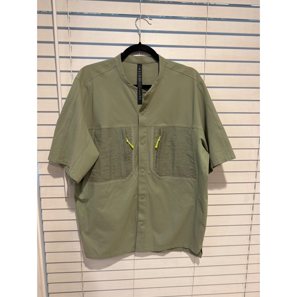 Lululemon Lab Mens Sage Green Utility Mesh Snap Front Shirt Size M LM3DX6S